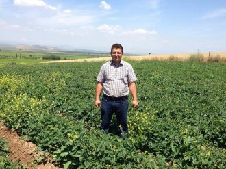 Yerinden fırlayan tıpa çiftçinin sonu oldu