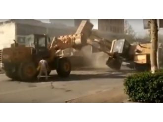 Buldozerler savaşı !