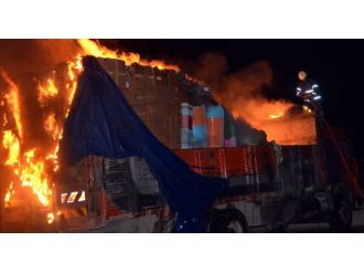 Uyudukları kamyonet kundaklandı!