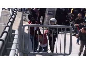 Adliyede Dilek Doğan eylemine müdahale