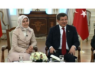 Davutoğlu çifti dünya çocuklarıyla buluştu