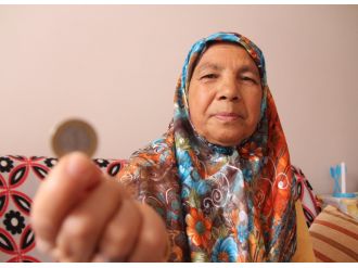 Cebindeki son 1 lirayı Mehmetçiğe gönderdi