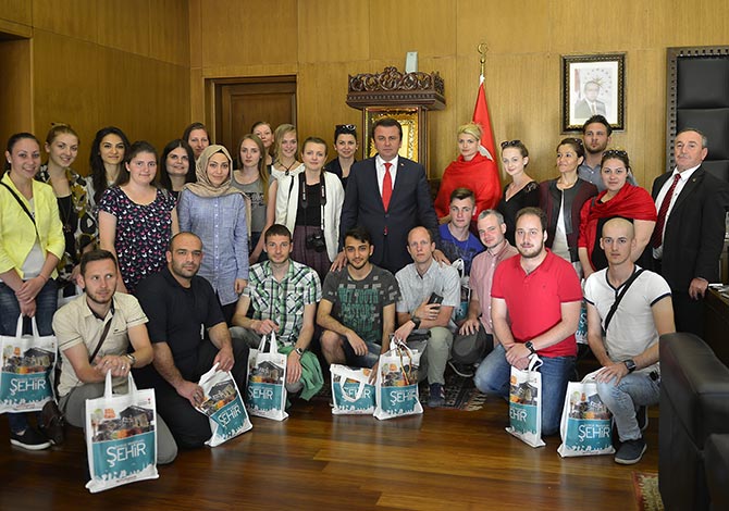 Misafir Öğrenciler Başkan Erkoç’u Ziyaret Etti