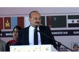 Milli bayramlarla ilgili eleştirilere cevap verdi