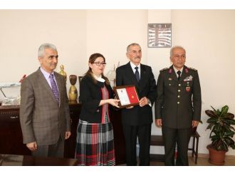 Mal varlığını TSK’ya bağışladı