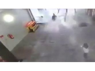Alışveriş merkezinde korkunç olay !