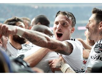 Kartal deplasmanda uçuyor