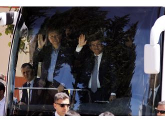 Erdoğan ve Davutoğlu tezahüratlarla karşılandı