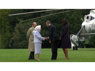 Obama çifti Kraliçe’nin goğum günü için İngiltere’de