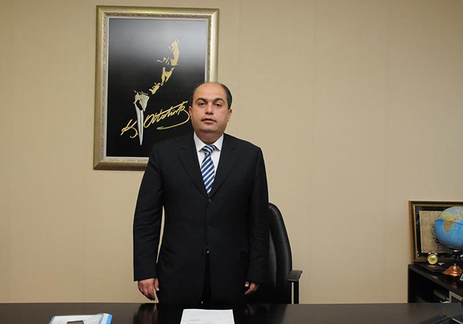 Egemenliğin, Milletin Kendisine Ait Olduğuna İnanıyoruz