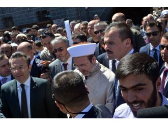 Diyanet İşleri Başkanı’ndan Kürtçe dua