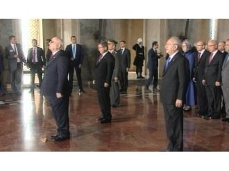 Devlet erkanı Anıtkabir’de