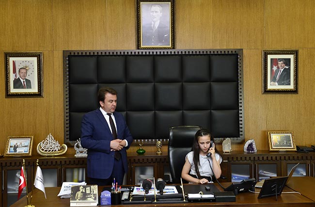 Temsili Başkan Ecem Esra Ceren Oldu