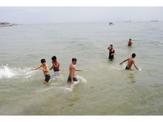İstanbullular deniz sezonunu erken açtı
