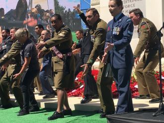 Atalarını haka dansıyla andılar