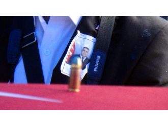 Şehidin tabutu üzerindeki kurşun dikkat çekti