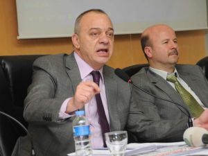 Ak Partili Meclis Üyeleri Salonu Terk Etti