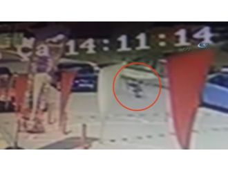 Otomobil çocuğa böyle çarptı