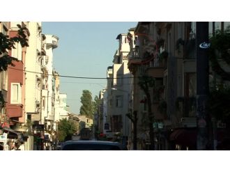 Çaldığı paraları havaya saçtı