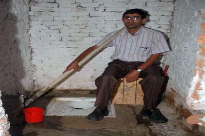 Tuvalette hırsız nöbeti