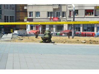 Taksim Meydanı’nda şüpheli çanta paniği