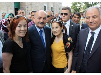 Bakanlar Ulu Cami’nde namaz kıldı