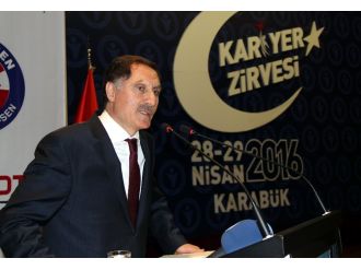 Öğrencilere yeni anayasa beklentilerini anlattı