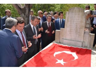 Kut’ül Amare’nin efsane komutanı kabri başında anıldı