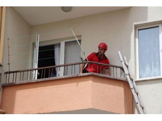 Gaz dolan evdeki anne ile oğlu kayıplara karıştı