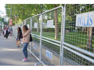 Taksim Meydanı’nda bariyerli önlem