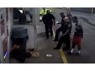 Kadın şüpheliyi döverek gözaltına aldılar!