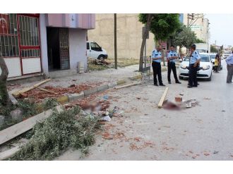 İnşattan düşen 2 işçi hayatını kaybetti