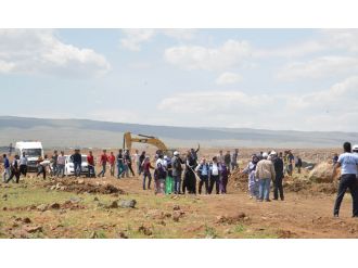 Köylüler işçilere saldırdı: 7 yaralı