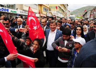 Davutoğlu: "Halep’i esir edenler bilsinler ki Halep de özgür olacak"