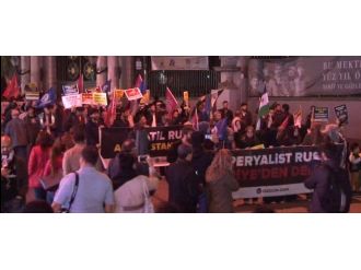 Beyoğlu’nda Özgür-Der’den Rusya protestosu