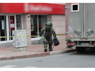 Şüpheli çantadan havai fişek çıktı