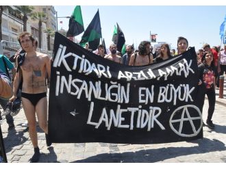 1 Mayıs’ta soyunmayı tercih ettiler