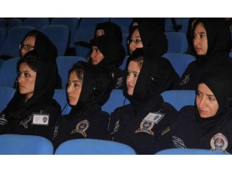 Afgan kadın polislere Türkiye’de ’özel harekat’ eğitimi