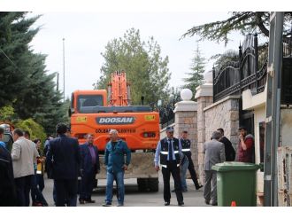 İpek’in evinin önündeki duvara yıkım engeli