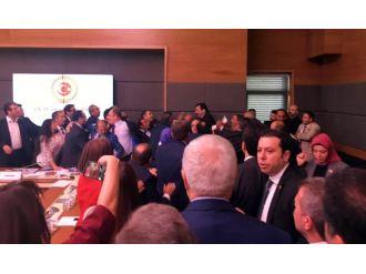 Anayasa Komisyonu’nda yine kavga