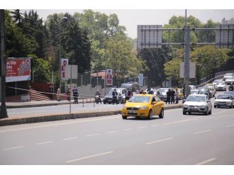 Yıldız Teknik Üniversitesi önünde şüpheli çanta alarmı