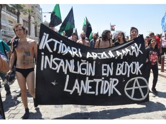 1 Mayıs’ta soyunan gruba gözaltı