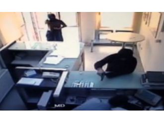 20 saniyede 15 bin lirayı böyle çaldılar