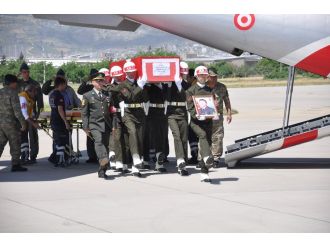 Şehit annesi: "Kuzumun kanını yerde bırakmayın"