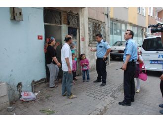 Kadın bağırdı, hırsız kaçtı