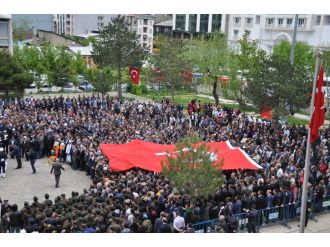 Muş şehidini uğurluyor