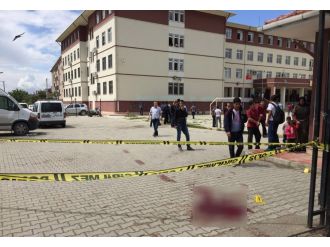 Okulda dehşet: pompalıyla okulu basıp...