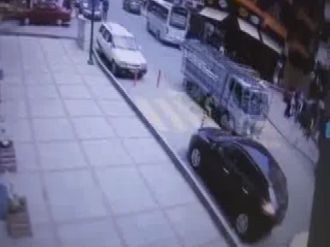 Yaya geçidini kullandı ama...