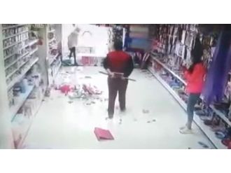 Eli Sopalı Kadınlar İş Yeri Bastı