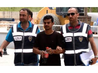 Cezaevine elinde kolayla gitti